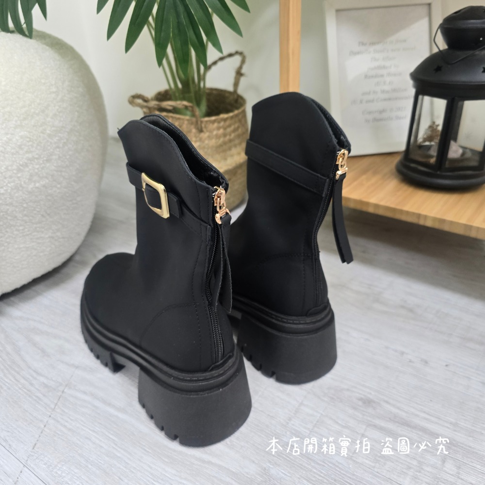 大尺碼43❤️顯瘦厚底靴『台灣現貨台灣出貨』皮帶釦 馬丁靴 復古風 英倫風 騎士靴 瘦瘦靴 短靴 厚底增高 77820-細節圖8