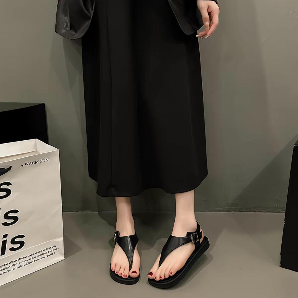 ​涼鞋 女 夾腳涼鞋 夾腳拖鞋 人字拖 2026 韓國 羅馬涼鞋 平底 軟底 銀色 黑色 顯瘦 夾趾 學生 G5244-細節圖4