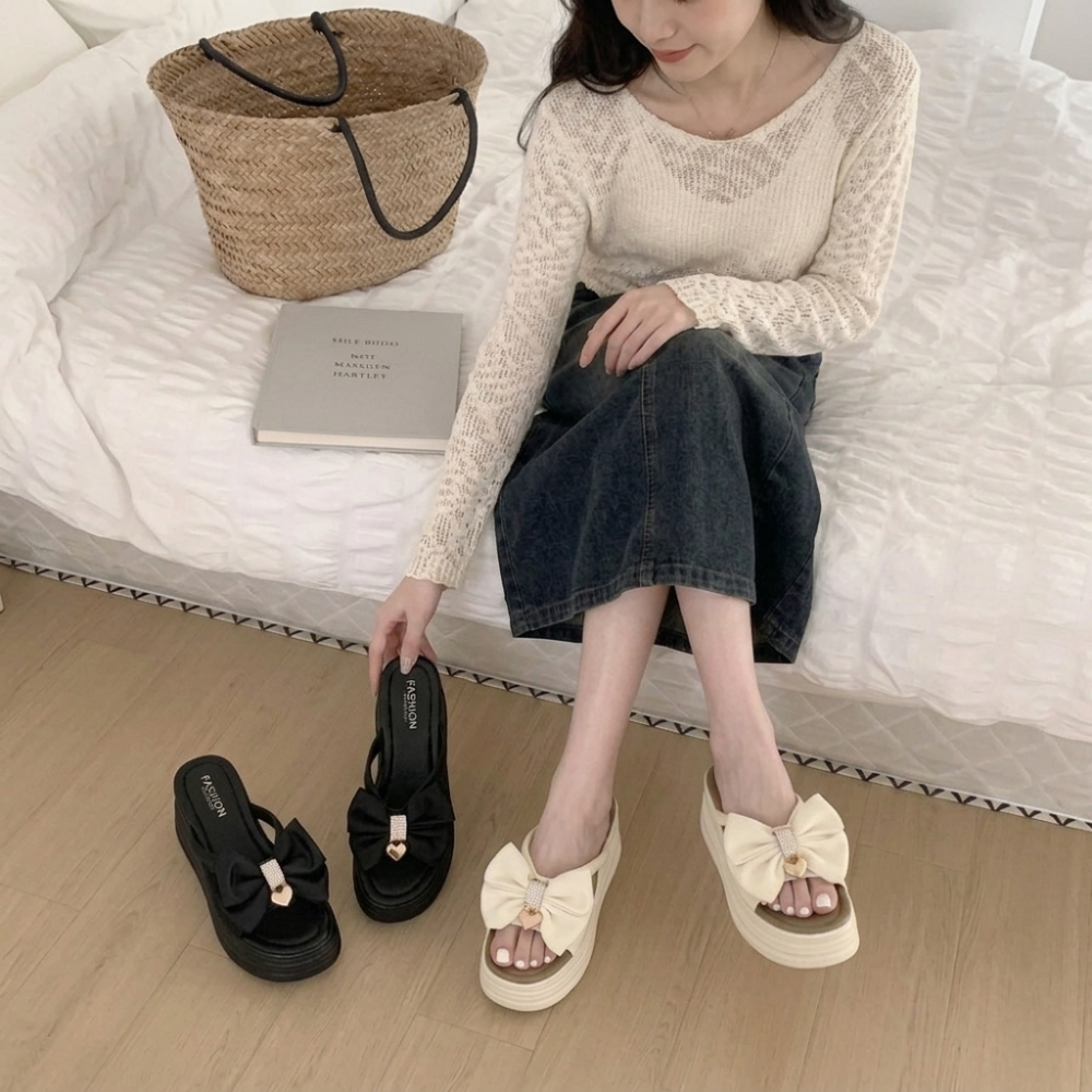 ​蝴蝶結 拖鞋 女 夏 厚底 涼鞋 增高 顯瘦 法式 氣質 甜美 風 水鑽 一字領 坡跟 涼拖鞋 外穿 韓版 663-細節圖5