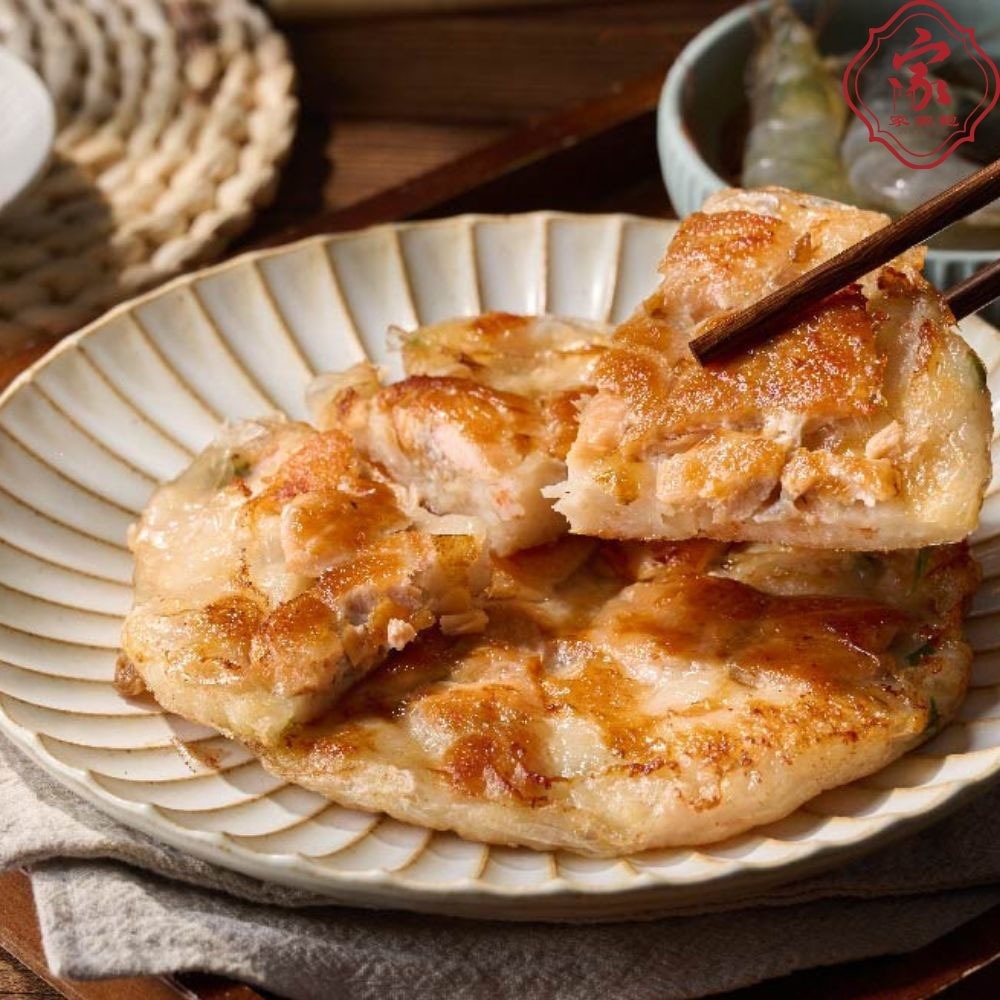 【家家飽傳統美食】挪威厚切鮭魚月亮蝦餅(300g/包)一包兩片裝  滿滿的鮭魚 真材實料 消夜首選-細節圖3