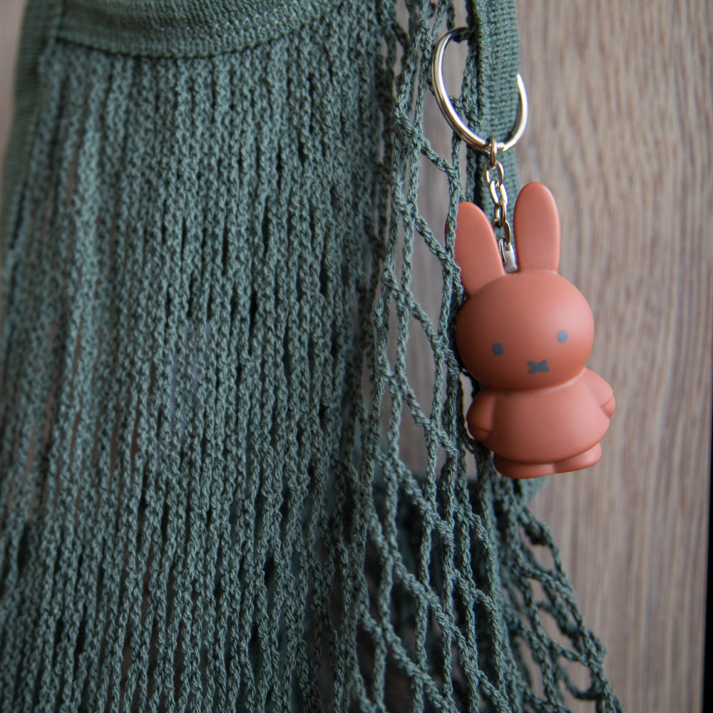 Miffy 米菲兔莫蘭迪色系款公仔鑰匙圈吊飾 紅棕色-細節圖2