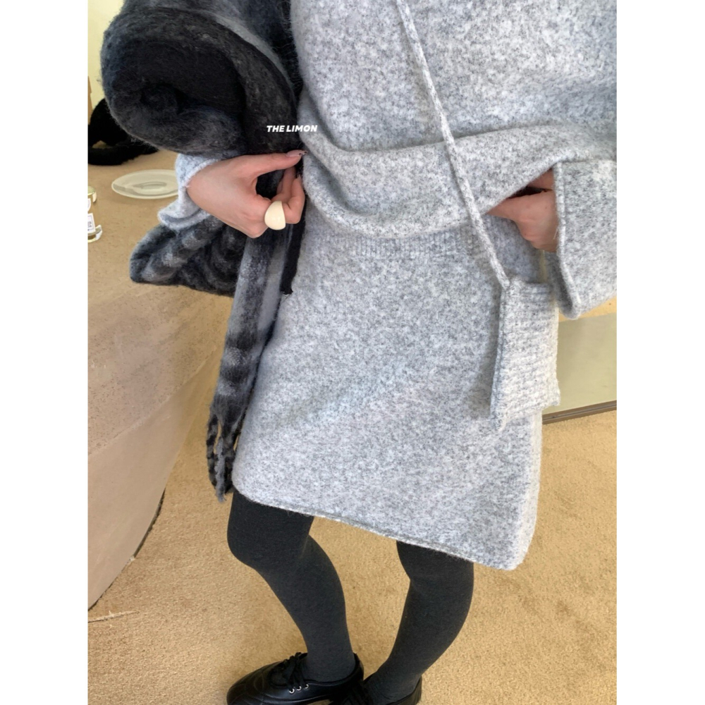 【유나】平價區TW00011223-暖萌濾鏡澳絨短裙套裝附小包(含9%羊毛)-細節圖7