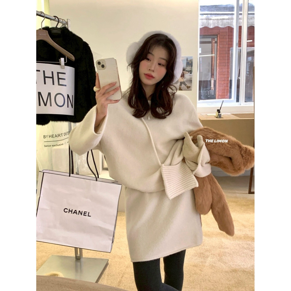 【유나】平價區TW00011223-暖萌濾鏡澳絨短裙套裝附小包(含9%羊毛)-細節圖10