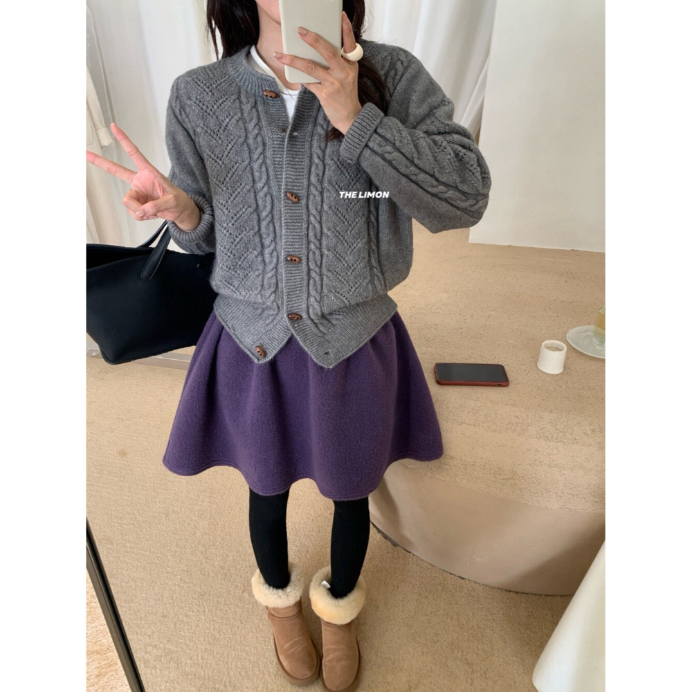 【유나】平價區TW00011223-輕柔日常~復古麻花牛角扣針織外套-細節圖3