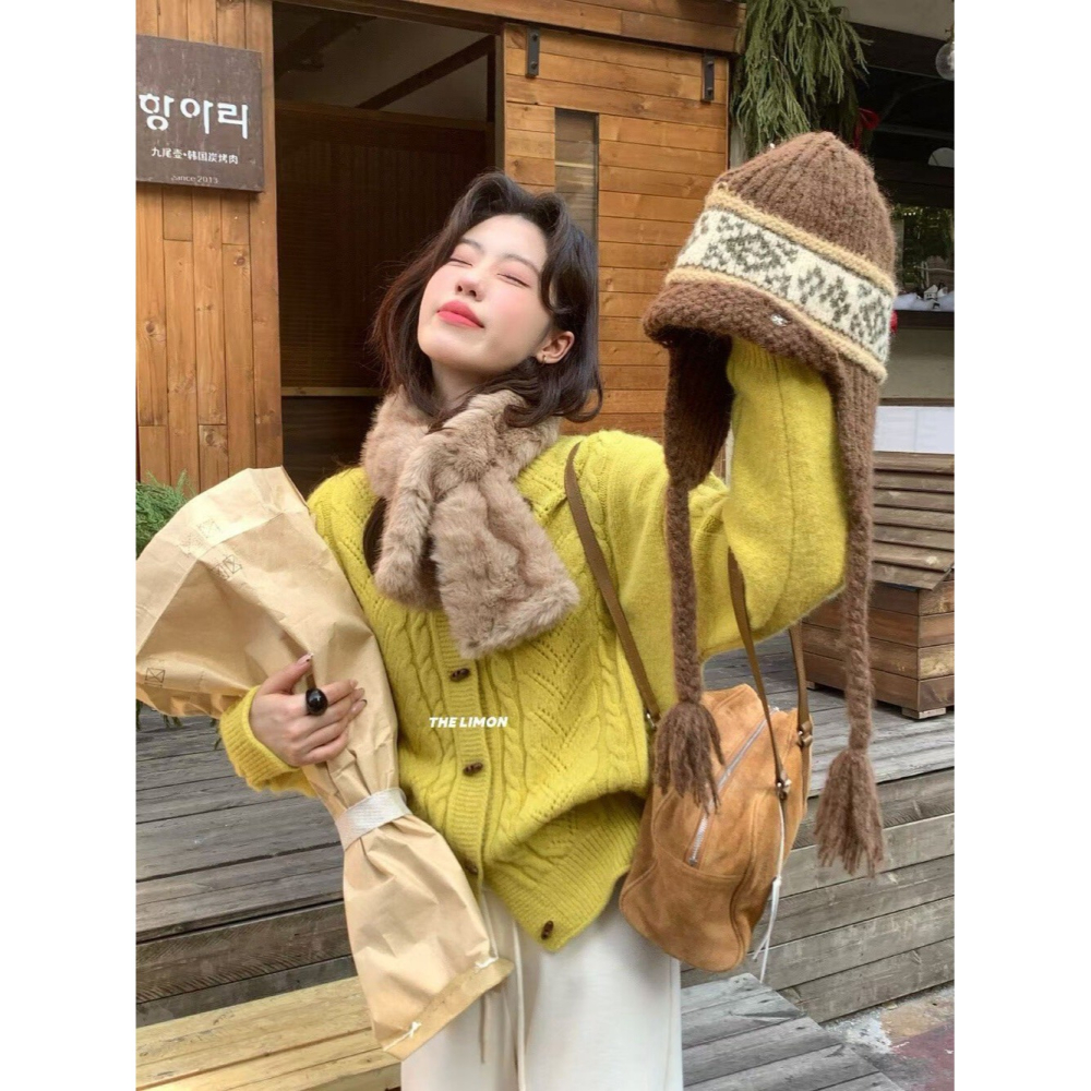 【유나】平價區TW00011223-輕柔日常~復古麻花牛角扣針織外套-細節圖4