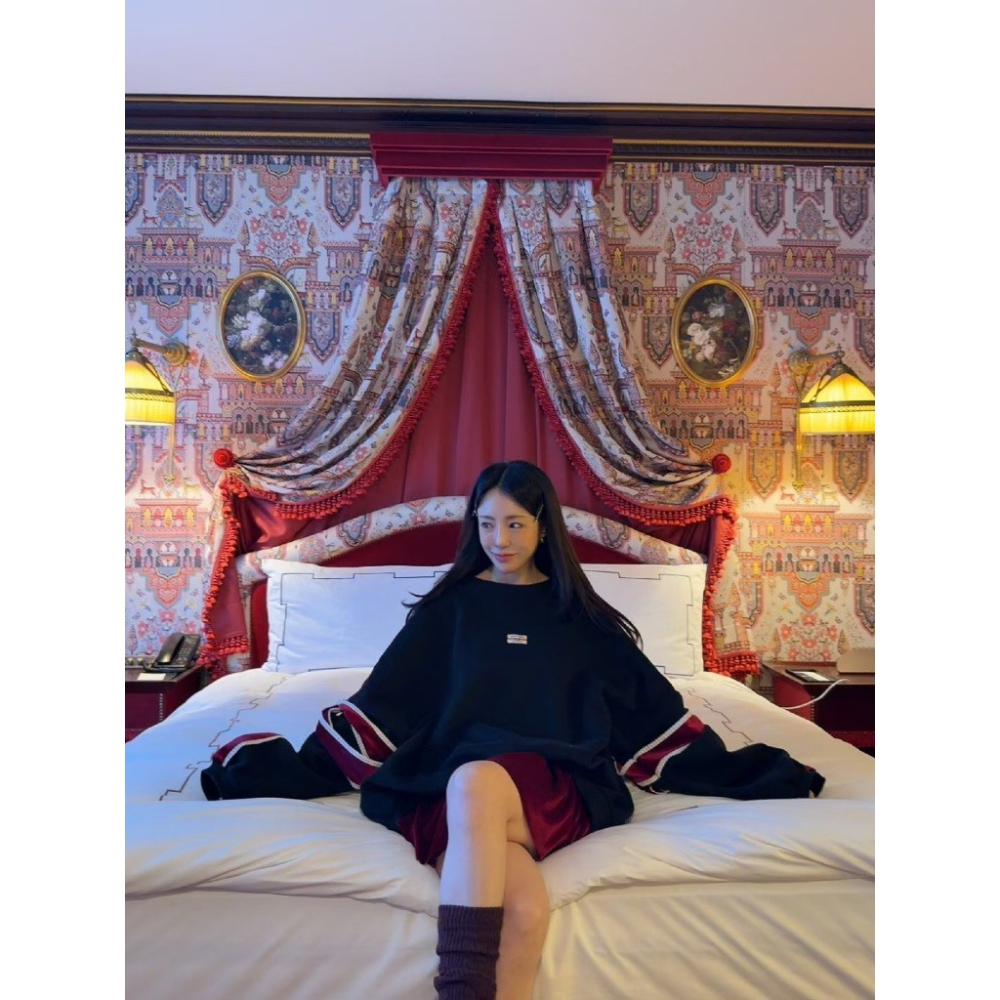 【유나】正韓連線KQ01300106-🇰🇷太妍家設計款蝴蝶綁帶大學T-細節圖5