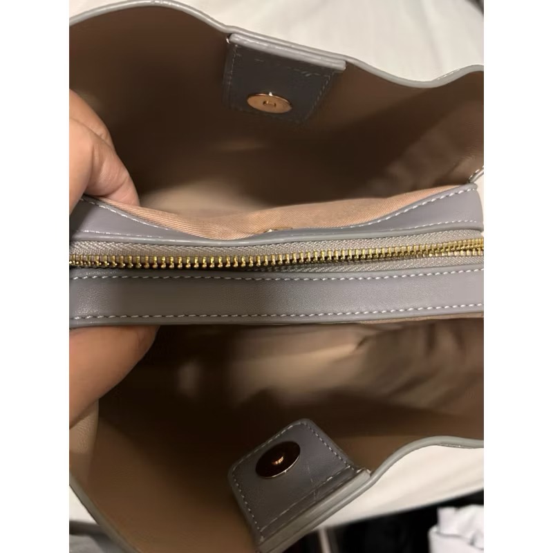 PIXY ACCS 叛逆浪漫小桶包 灰霧藍（9成新）-細節圖3