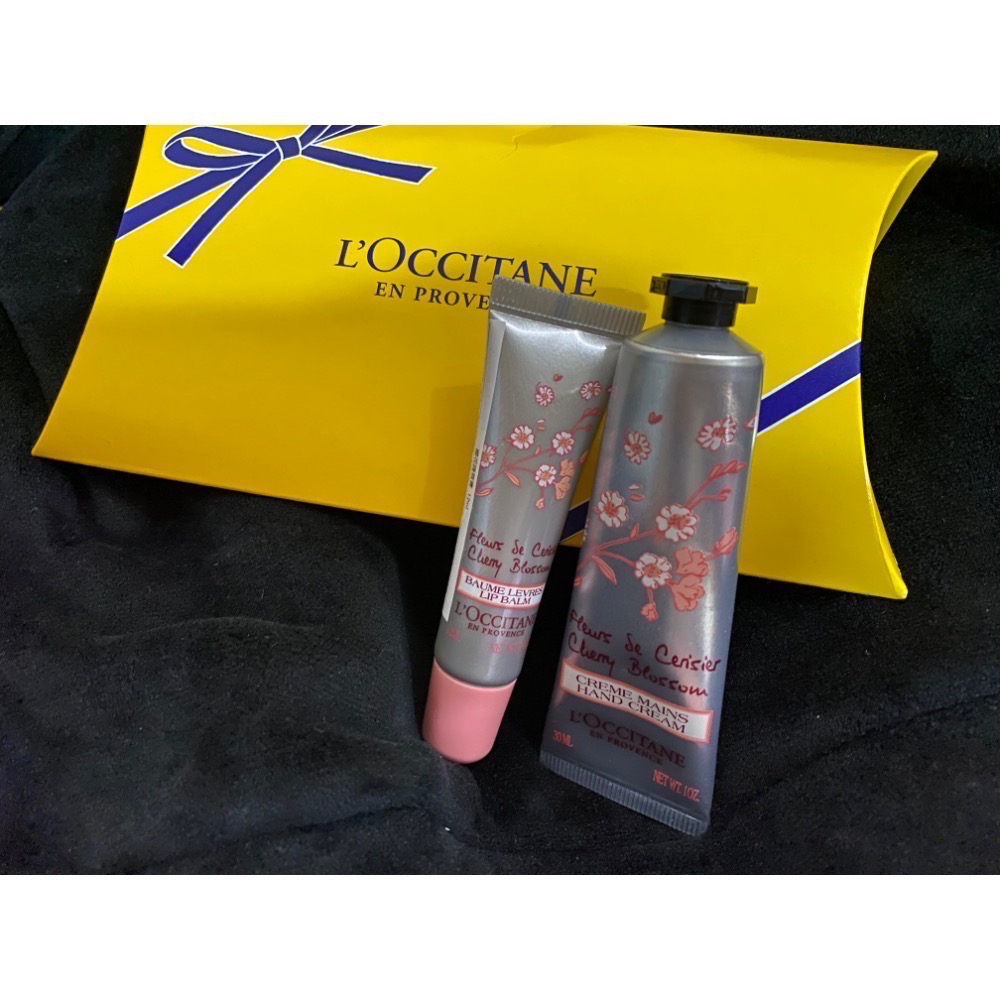 L＇OCCITANE歐舒丹櫻花HUG & KIS護唇膏+護手霜限定手唇禮盒-細節圖2