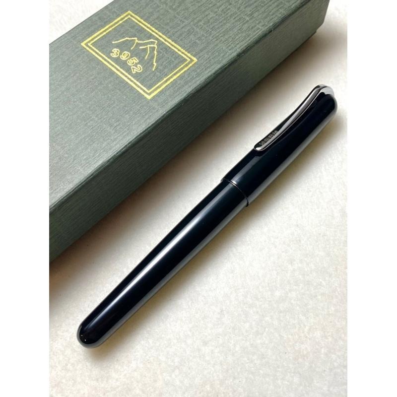 3952老山羊-BON1 曜石黑 亮面鋼琴烤漆 彈性鋼尖鋼筆-細節圖3