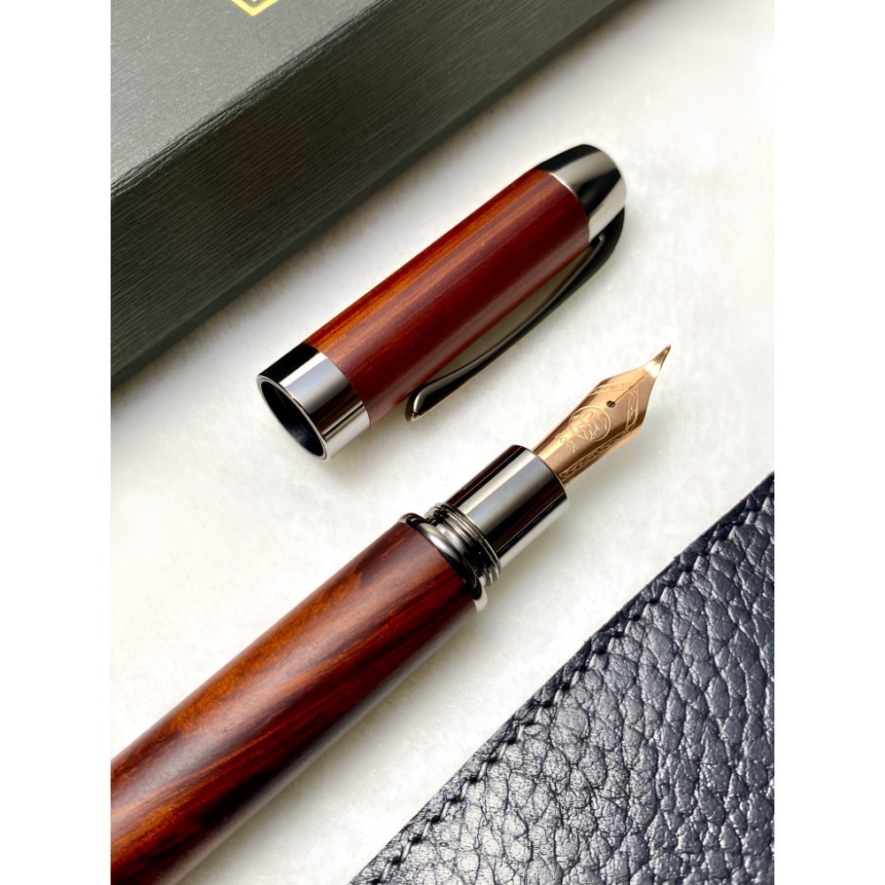 3952老山羊-大鵬灣 玫瑰木 玫瑰金書法鋼尖鋼筆-細節圖5