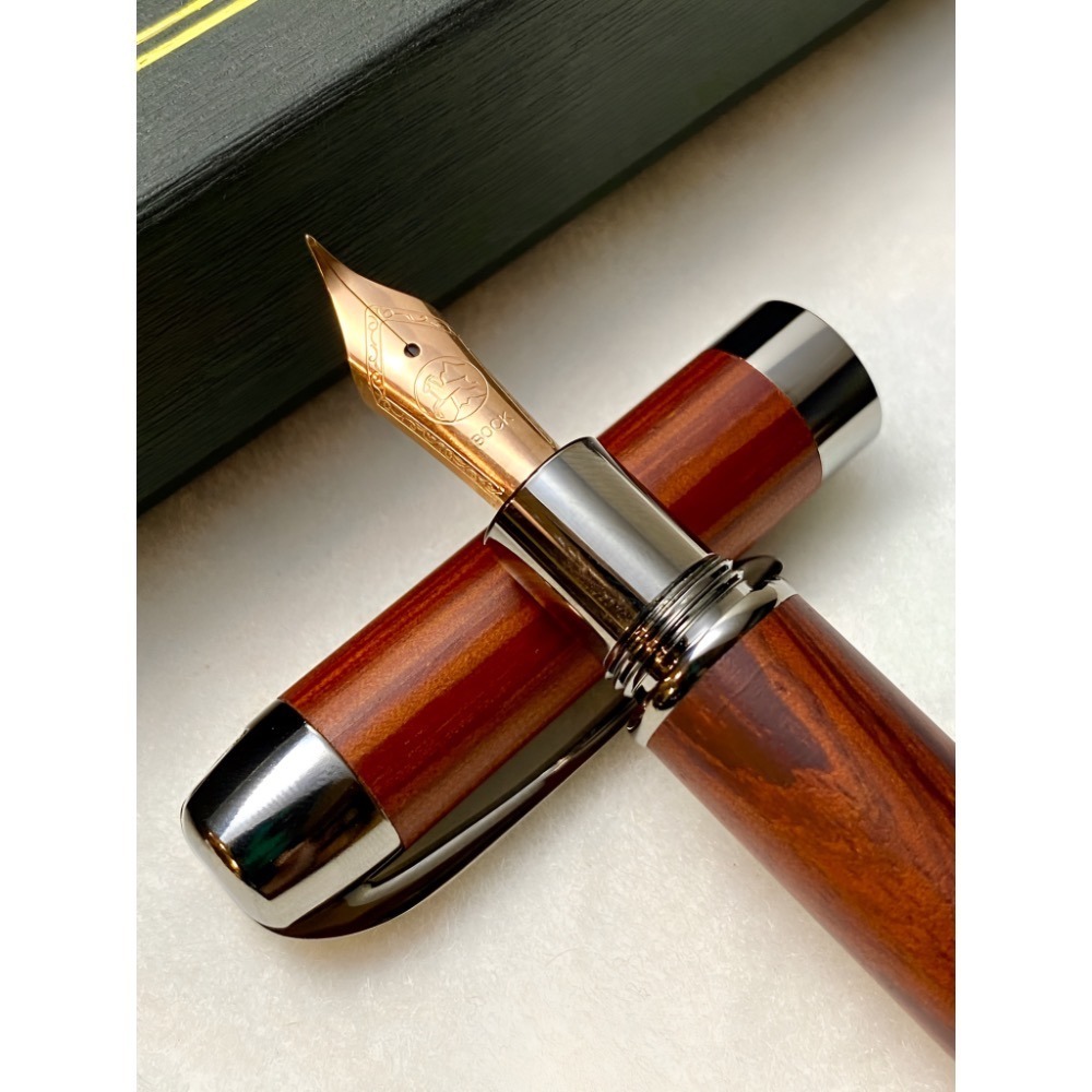 3952老山羊-大鵬灣 玫瑰木 玫瑰金書法鋼尖鋼筆-細節圖6