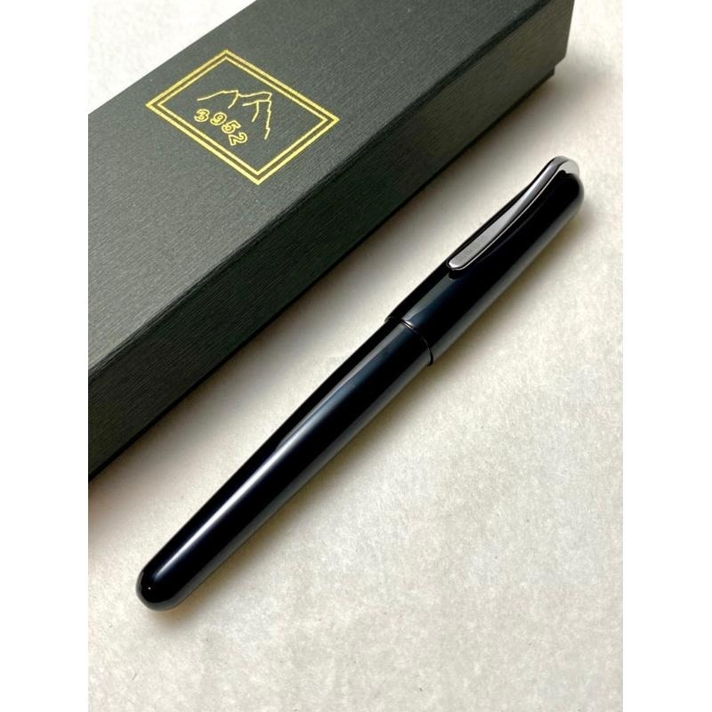 3952老山羊-BON1 曜石黑 亮面鋼琴烤漆 彈鋼書法尖鋼筆-細節圖4