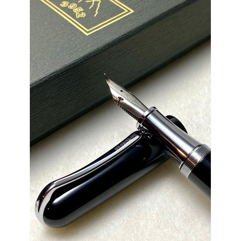 3952老山羊-BON1 曜石黑 亮面鋼琴烤漆 彈鋼書法尖鋼筆-細節圖7