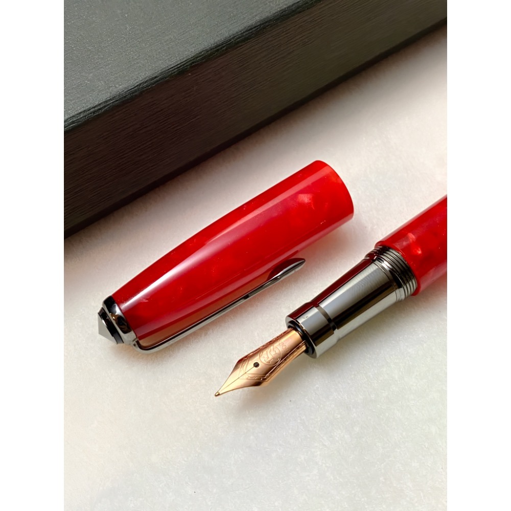 3952老山羊-布萊梅 紅 玫瑰金鋼尖鋼筆-細節圖2