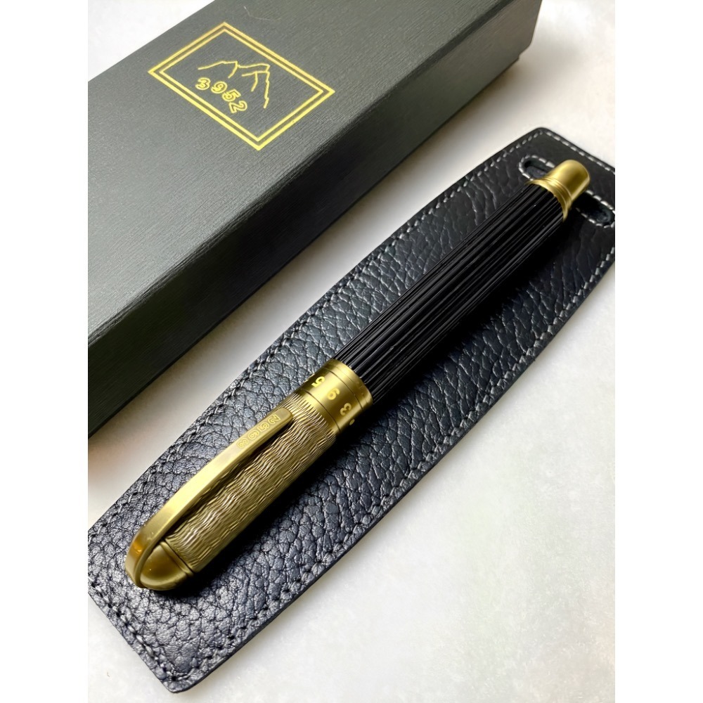 3952老山羊-CHAIRMAN 黑漆胡桃木直條紋 古黃銅 黑漆鋼尖鋼筆-細節圖3