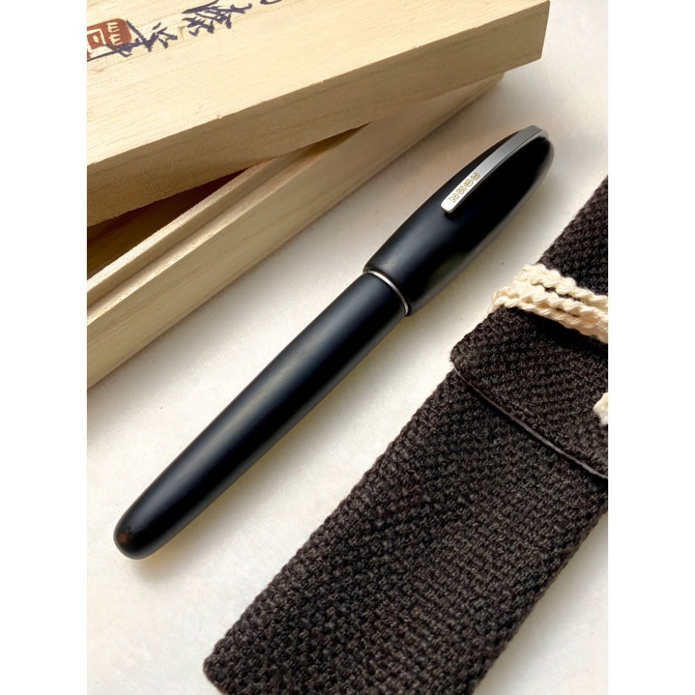 3952老山羊-天然漆筆 葛瑪蘭 玄鐵劍(霧黑) 鈦尖直尖鋼筆-細節圖2
