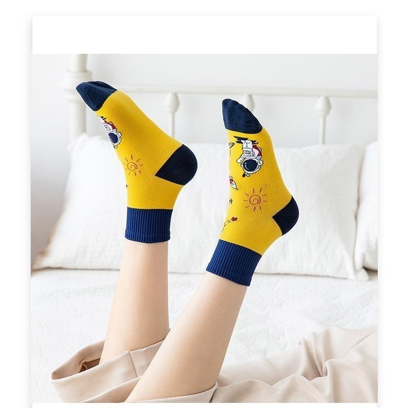 哈囉襪底家 現貨在台  宇宙人插畫休閒襪子 創意多彩襪子 卡通女生棉襪 各種標語襪-細節圖3