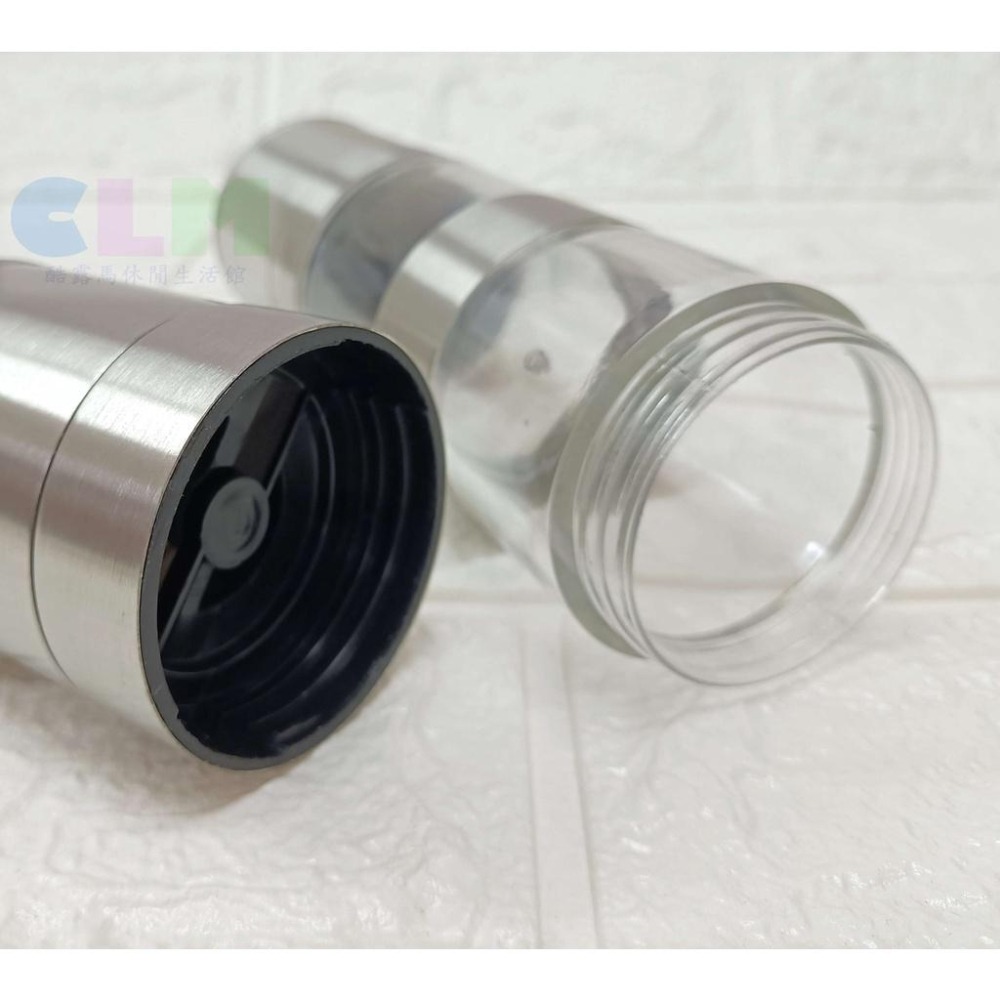 【酷露馬】手動 不鏽鋼研磨調味罐 雙頭/上下分隔 不鏽鋼研磨器 調味料罐 2合1研磨罐 調味料研磨器 HK045-細節圖6