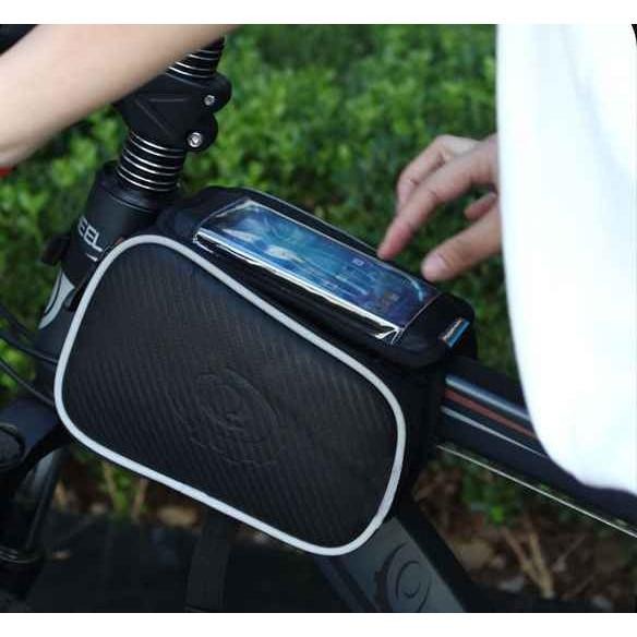 【酷露馬】質感 碳纖紋手機上管馬鞍包 (適5.5吋手機) 手機包 手機上管包 觸控手機袋 單車包 馬鞍袋 BB012-細節圖6