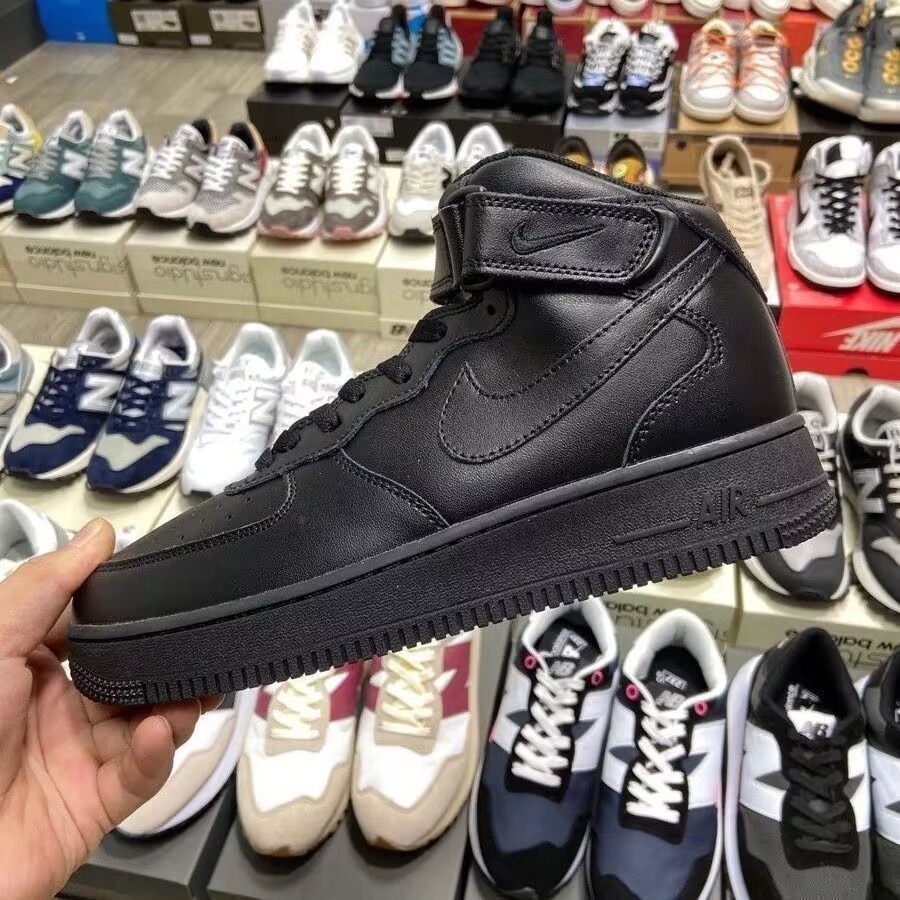 Nike Air Force 1 Low 07 黑武士 全黑 男女運動鞋 休閒鞋-細節圖2
