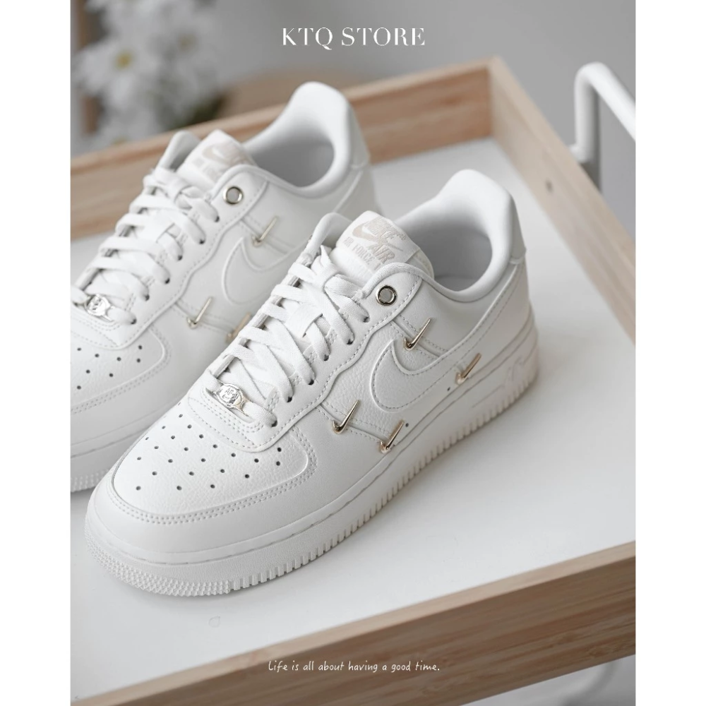 Nike Air Force 1 Low ＇Mini Gold ＇ 白金 FV3654-111-細節圖2