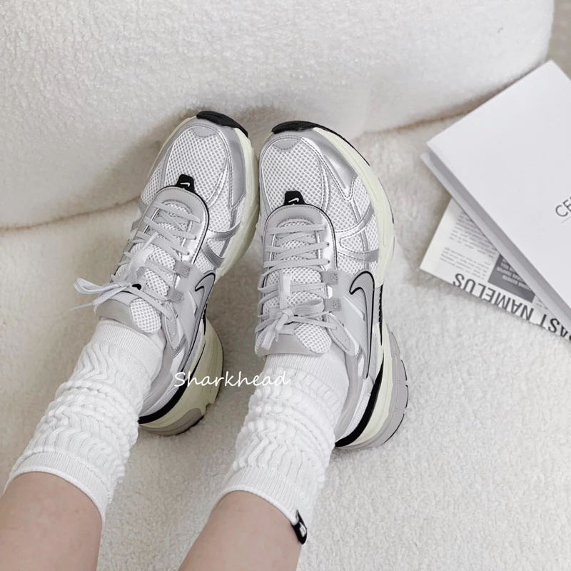 Nike V2K Run 奶油底 老爹鞋 復古鞋 增高 白銀 銀 FD0736-100 白綠-細節圖8