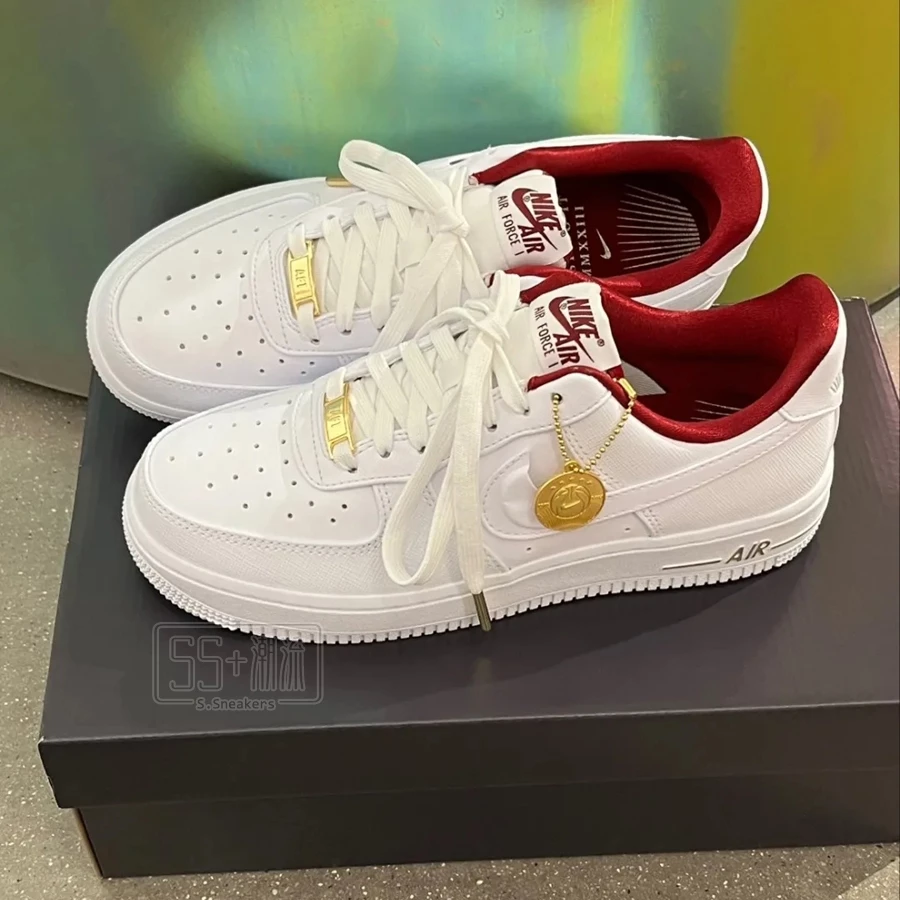 Nike Air Force 1 AF1 休閒鞋 白紅 白酒紅 奶油底 灰紅 灰酒紅 金幣 DV7584-100-001-細節圖3