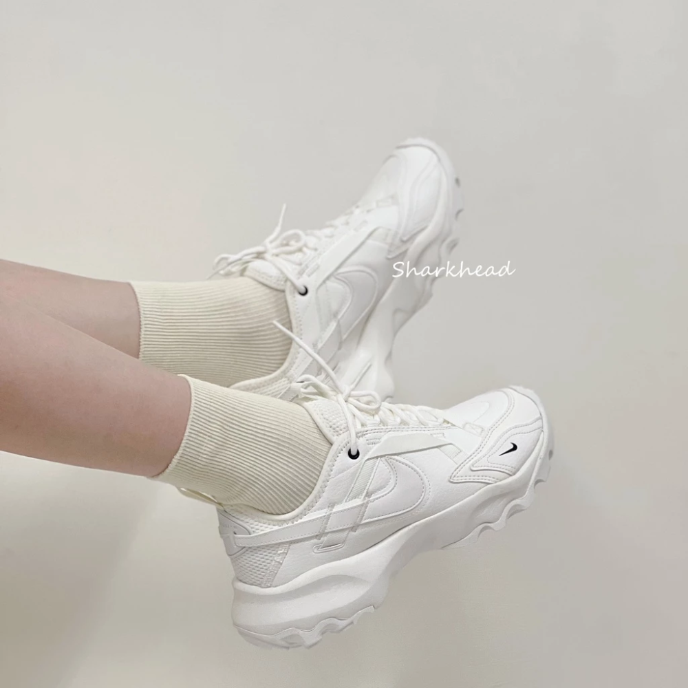 Nike TC7900 老爹鞋 奶白 米白 小勾 復古 增高 反光 DD9682-100-細節圖5