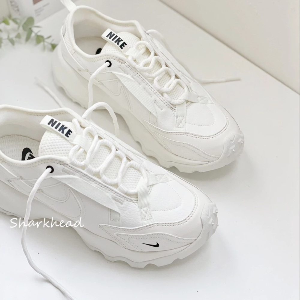 Nike TC7900 老爹鞋 奶白 米白 小勾 復古 增高 反光 DD9682-100-細節圖7