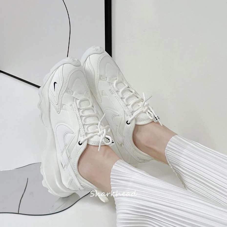 Nike TC7900 老爹鞋 奶白 米白 小勾 復古 增高 反光 DD9682-100-細節圖9