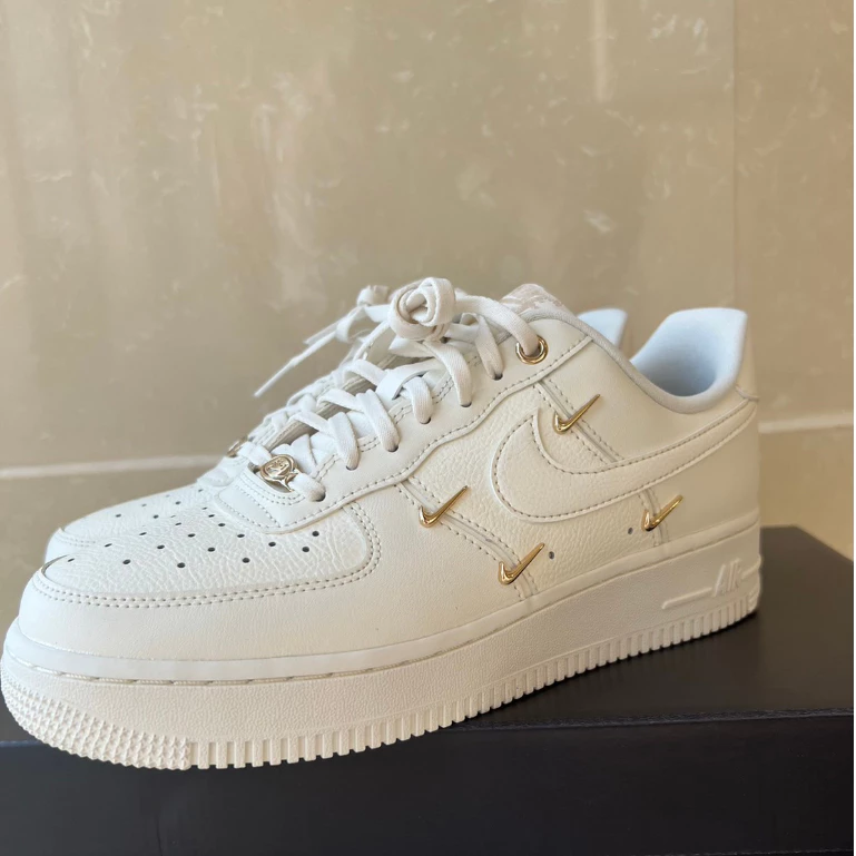 Nike W Air Force 1 米色 小金勾 FV3654111 炫雅-規格圖8