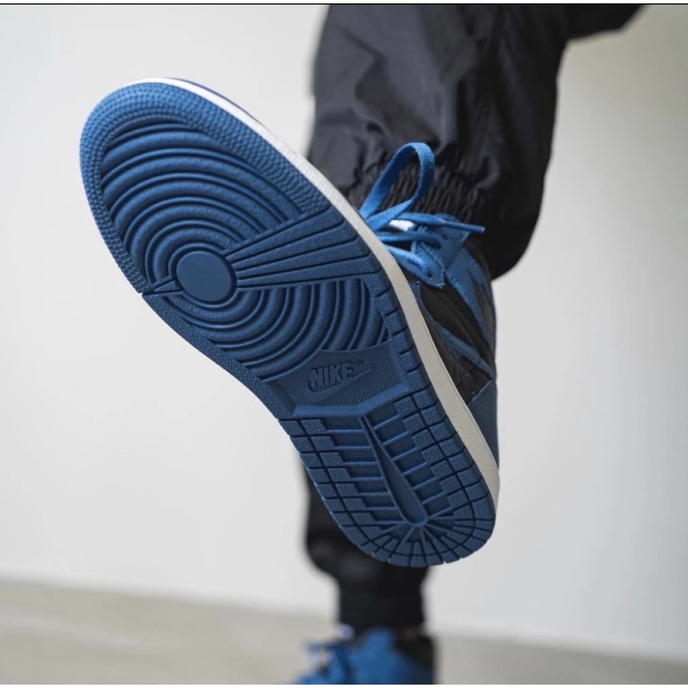 Air Jordan 1 High OG 黑藍 皇家藍 男女鞋 555088-404-細節圖3