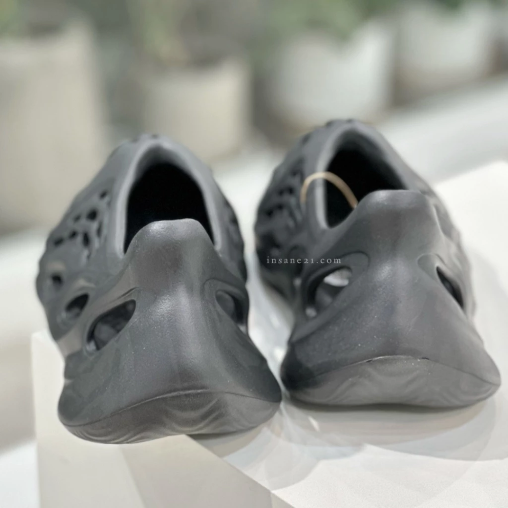 ADIDAS YEEZY FOAM RUNNER ＂ONYX＂ 瑪瑙黑武士 HP8739-細節圖3
