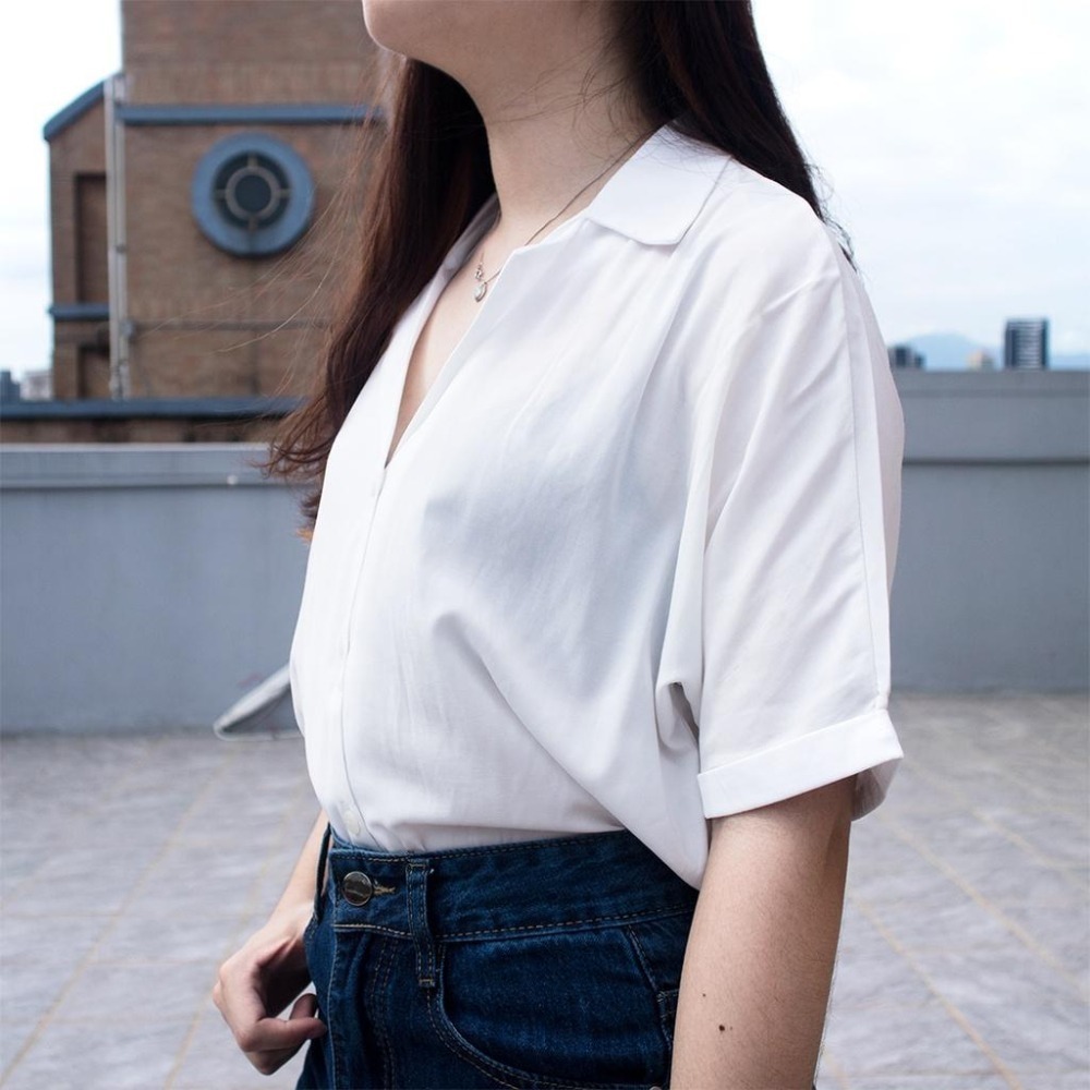 RayRayStephanie 質感緞面國民領短袖白襯衫-細節圖5