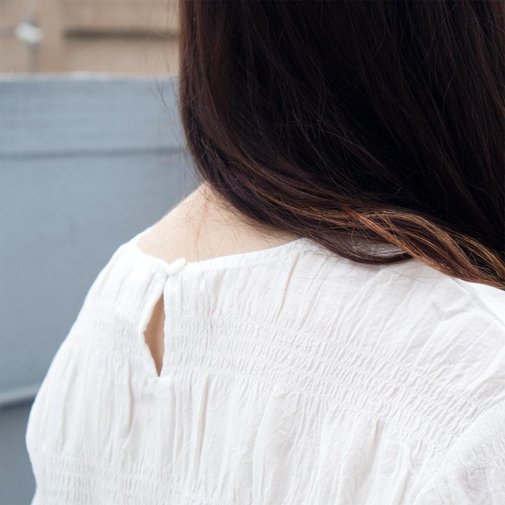 RayRayStephanie 皺褶雪紡短版透膚上衣-細節圖7