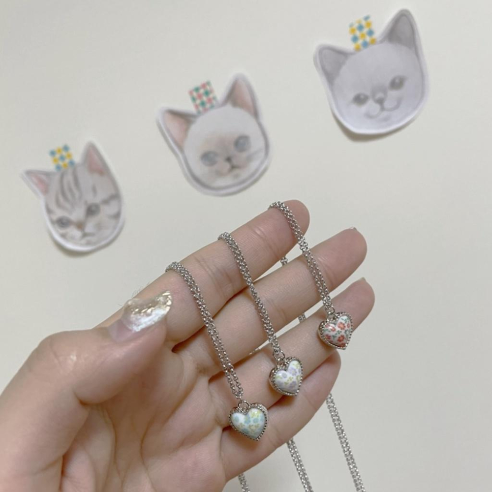 現貨💖猫日屋💖正韓🇰🇷 愛心小碎花醫療鋼項鍊-細節圖4