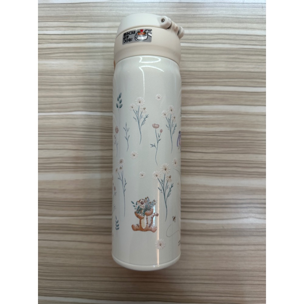 THERMOS 膳魔師 不鏽鋼 彈蓋 真空 保溫瓶 500ml 小熊維尼(花園篇) JNL-502WP-GD-細節圖8