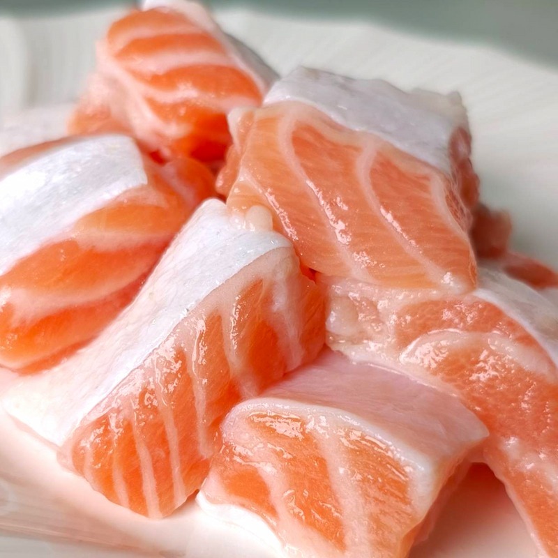 【一夫水產】挪威－鮭魚帶皮腹肉塊（200g/包）-細節圖2