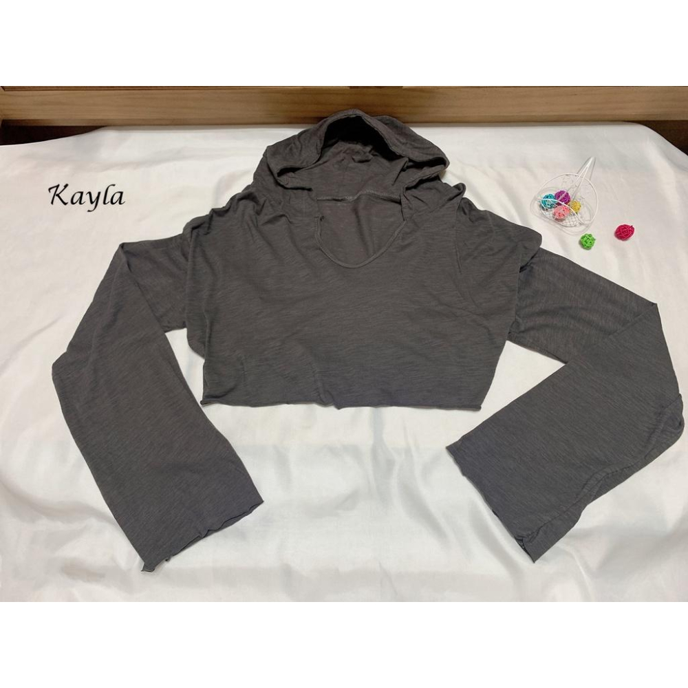 現貨⚡免運⚡絕版下殺🔥 寬鬆柔軟短版連帽長袖上衣 A0298 #Kayla.girl #少女愷拉-細節圖2