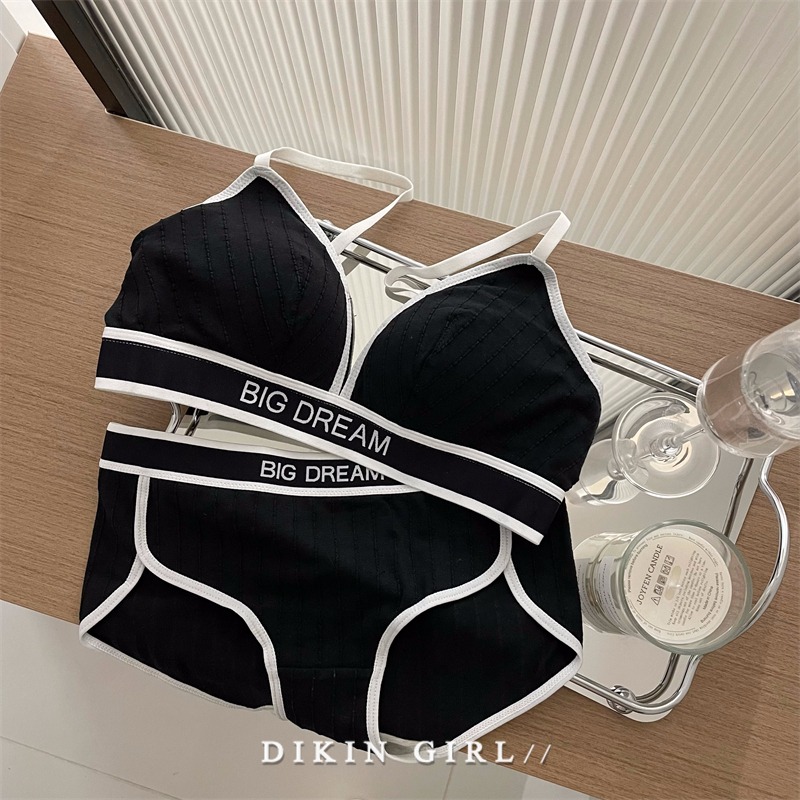 黑(白邊會有染印)🖤36/80ABC