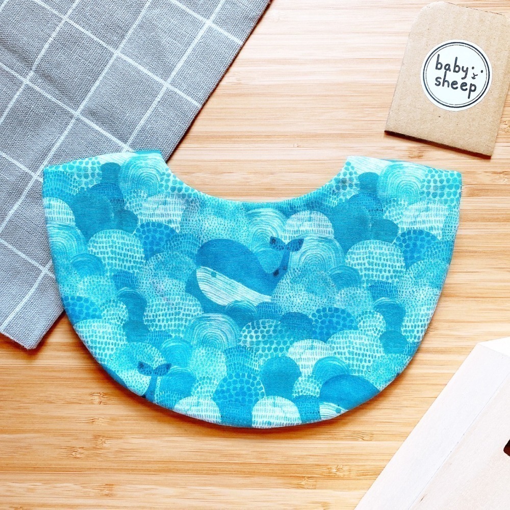 【babysheep】8層棉海洋鯨魚圍兜 蛋型圓兜 圍兜兜 男寶圍兜 寶寶口水巾 手作圍兜 圍兜 口水巾 吸水兜 客製-細節圖2