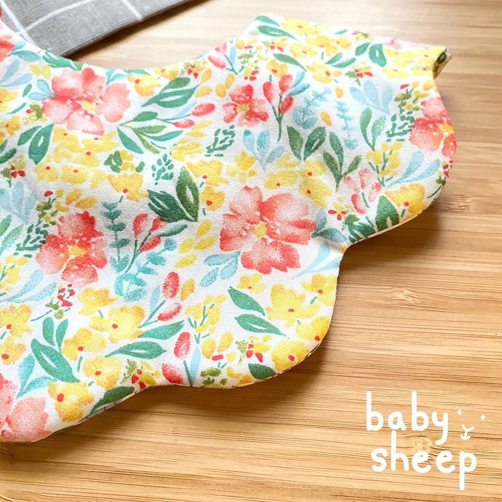 【babysheep】陽光小碎花圍兜 花型圍兜 蛋型圓兜 圍兜兜 三角圍兜 寶寶口水巾 手作圍兜 圍兜 口水巾 客製-細節圖3