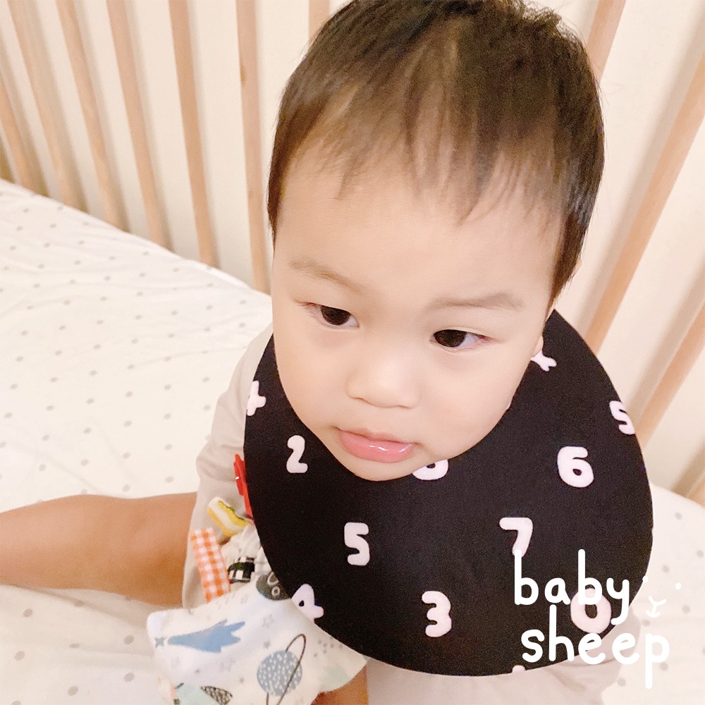 【babysheep】黑色數字圍兜 蛋型圓兜 女寶圍兜 圍兜兜 寶寶口水巾 手作圍兜 圍兜 口水巾 吸水兜 客製-細節圖4