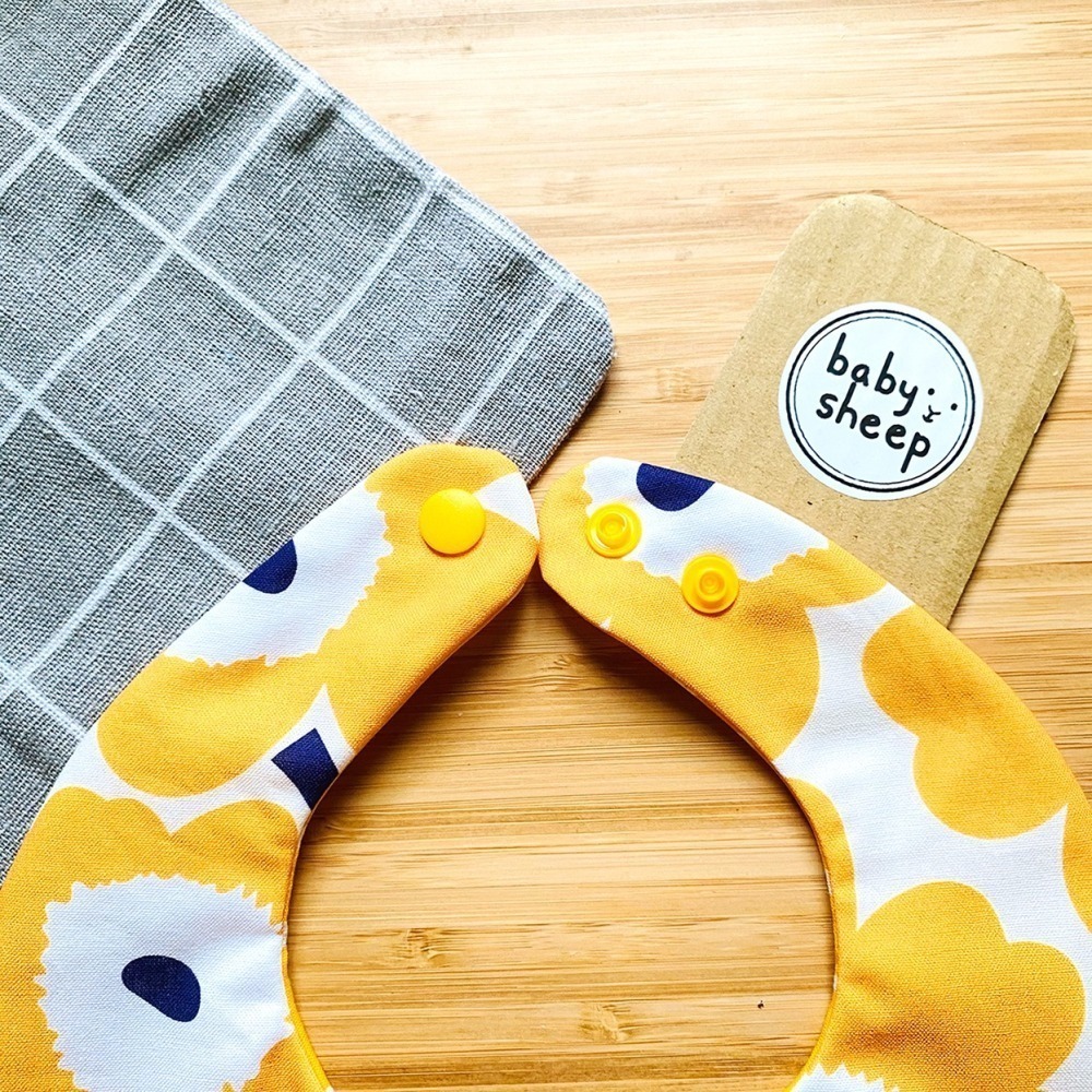 【babysheep】8層黃色大花圍兜 蛋型圓兜 女寶圍兜 圍兜兜 寶寶口水巾 手作圍兜 圍兜 口水巾 吸水兜 客製-細節圖4