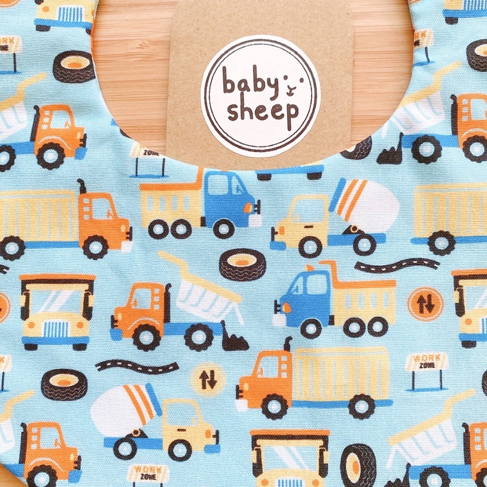 【babysheep】8層工程車車圍兜 蛋型圓兜 男寶圍兜 圍兜兜 寶寶口水巾 手作圍兜 圍兜 口水巾 吸水兜 兜兜-細節圖3
