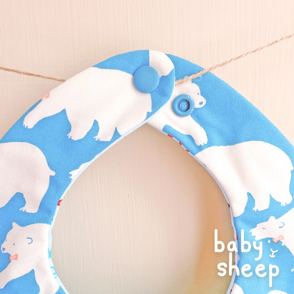 【babysheep】台製8層棉藍色北極熊兜 台灣布 口水巾 好搭 手作圍兜 圍兜 吸水兜 手作 北極熊 藍色系 吸水兜-細節圖2