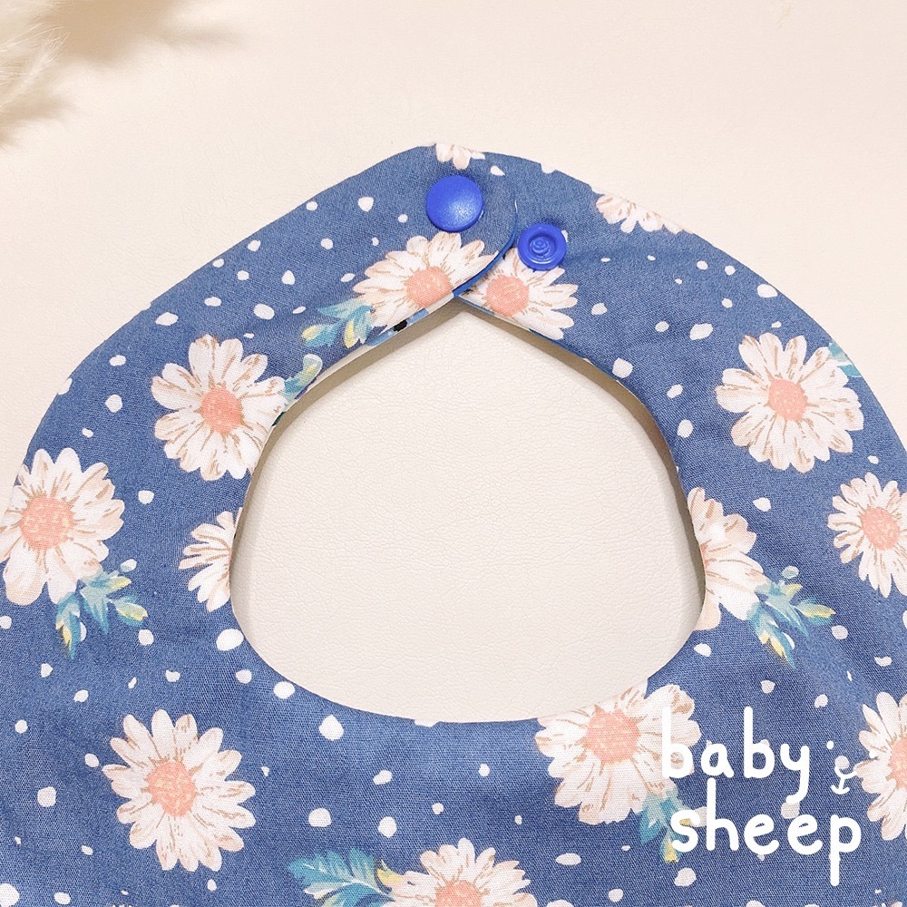 【babysheep】8層棉優雅藍花花圍兜 蛋型圓兜 女寶圍兜 圍兜兜 花花圍兜 寶寶口水巾 手作圍兜 口水巾 吸水兜-細節圖5