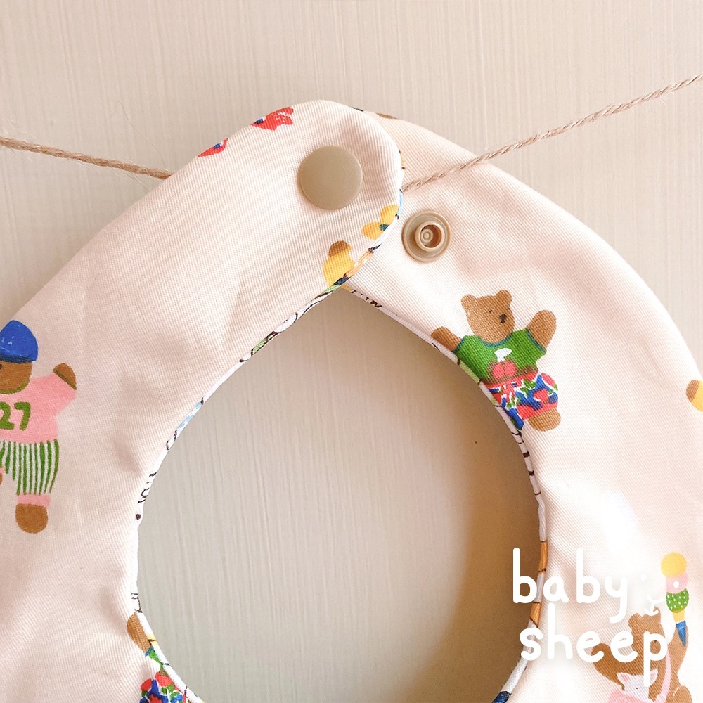 【babysheep】8層棉快樂熊圍兜 蛋型兜 熊熊們 小熊口水巾 韓系風格 熊熊吸水兜 口水巾 吸水兜 好搭 手作-細節圖3
