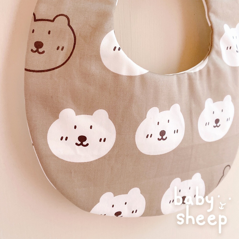 【babysheep】台製8層棉奶茶微笑熊口水巾 動物 熊熊 奶茶色 雙面 好搭 手作圍兜 圍兜 吸水兜 手作 台灣製作-細節圖3