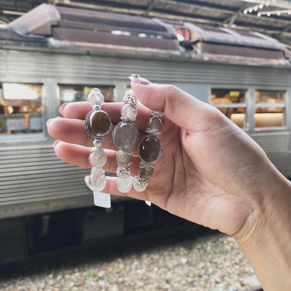 豐絨褐棕兔 柔懷灰茶兔 兔毛水晶 銅髮晶 白幽靈水晶-細節圖3